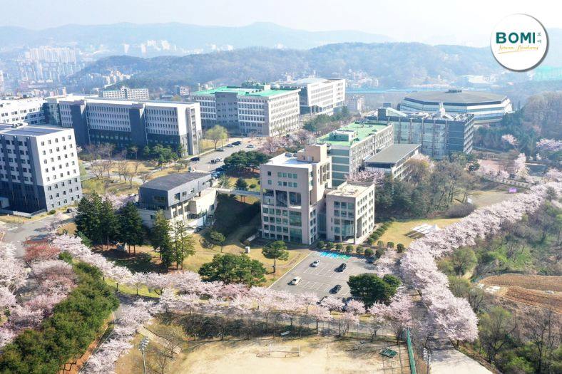 Khuôn viên trường đại học Myongji